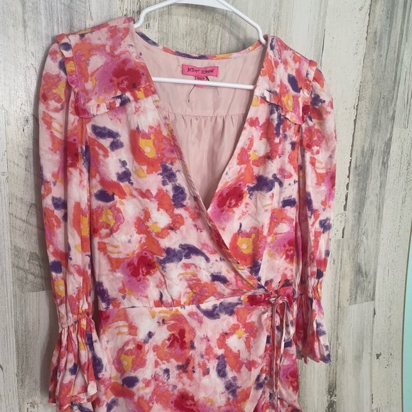 Betsey Johnson Sunset Floral Faux Wrap Dress Pink Yarrow Sz 2 Ruffle V-Neck NWOT - Picture 6 of 12